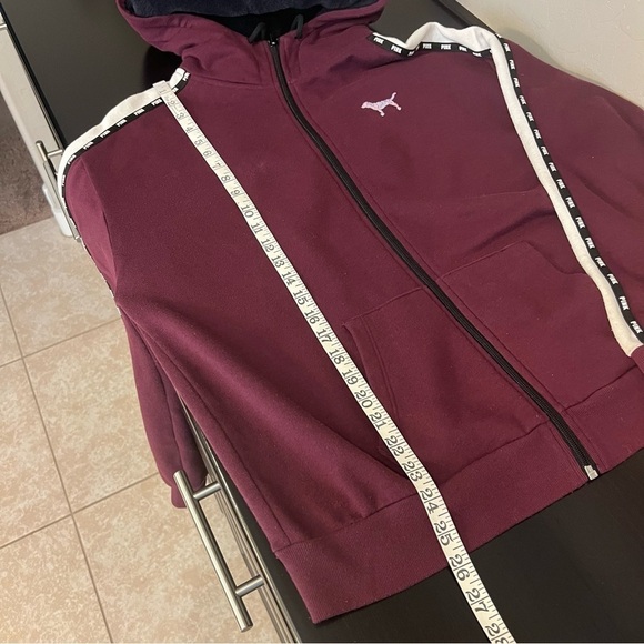 Sequinned Pink Victoria’s Secret full zip jacket, faux fur lined hood, graphic M - Picture 13 of 16